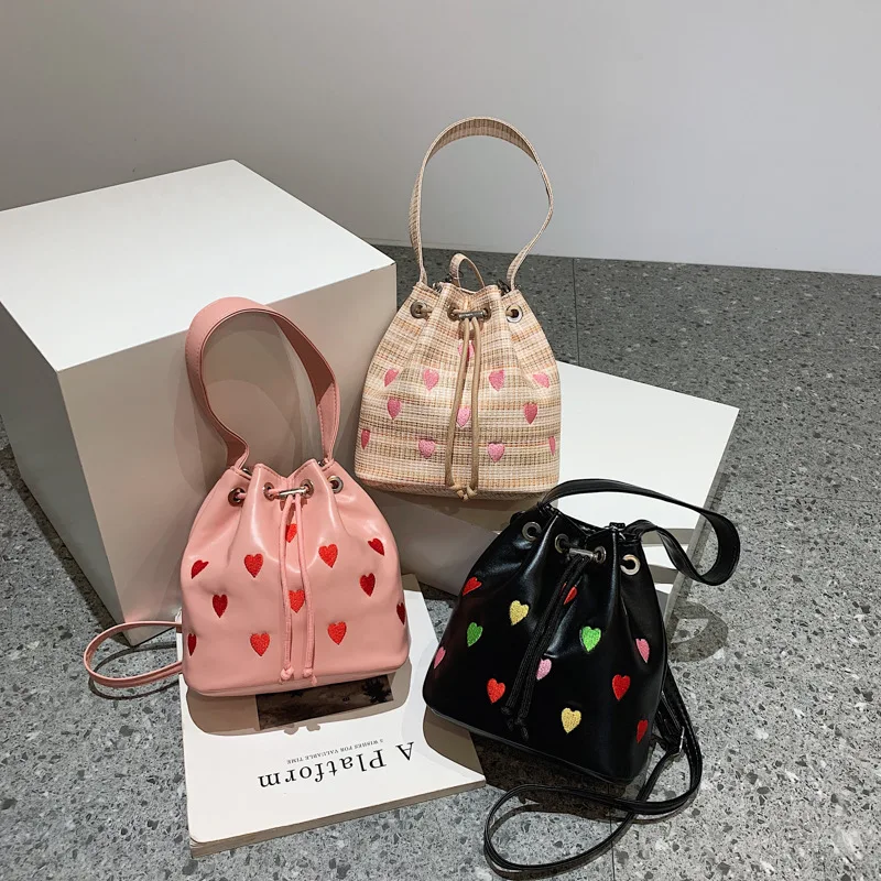 

Love Embroidered Bucket Bag Women's 2022 Summer New Trendy Single Shoulder Fashion Casual Messenger Bag Designer Luxury