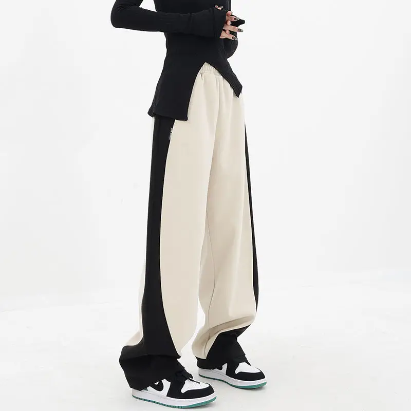 Рисунок 5 - Спортивные брюки для мужчин и женщин