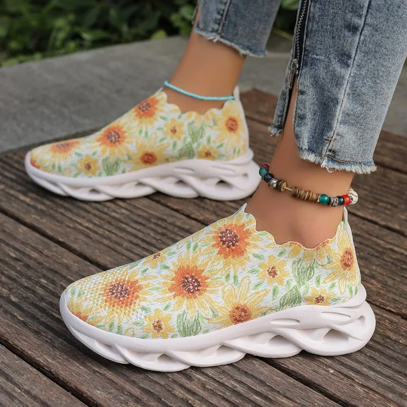 Новинка 2024 легкая сетчатая дышащая спортивная обувь на толстой подошве женские