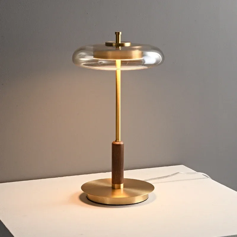 Роскошная золотая художественная винтажная настольная лампа из орехового