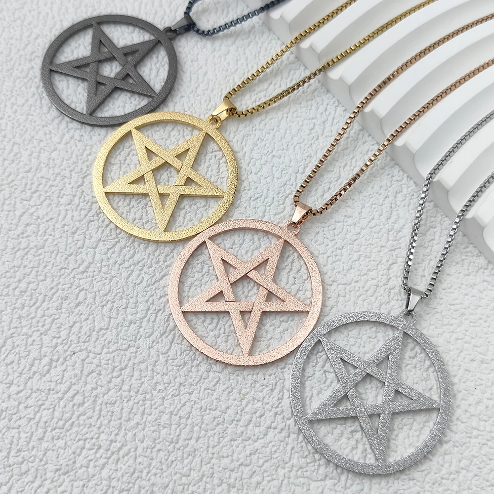 

Hollow Five-pointed Star Round Pendant Hip-hop Collarbone Necklace Personality