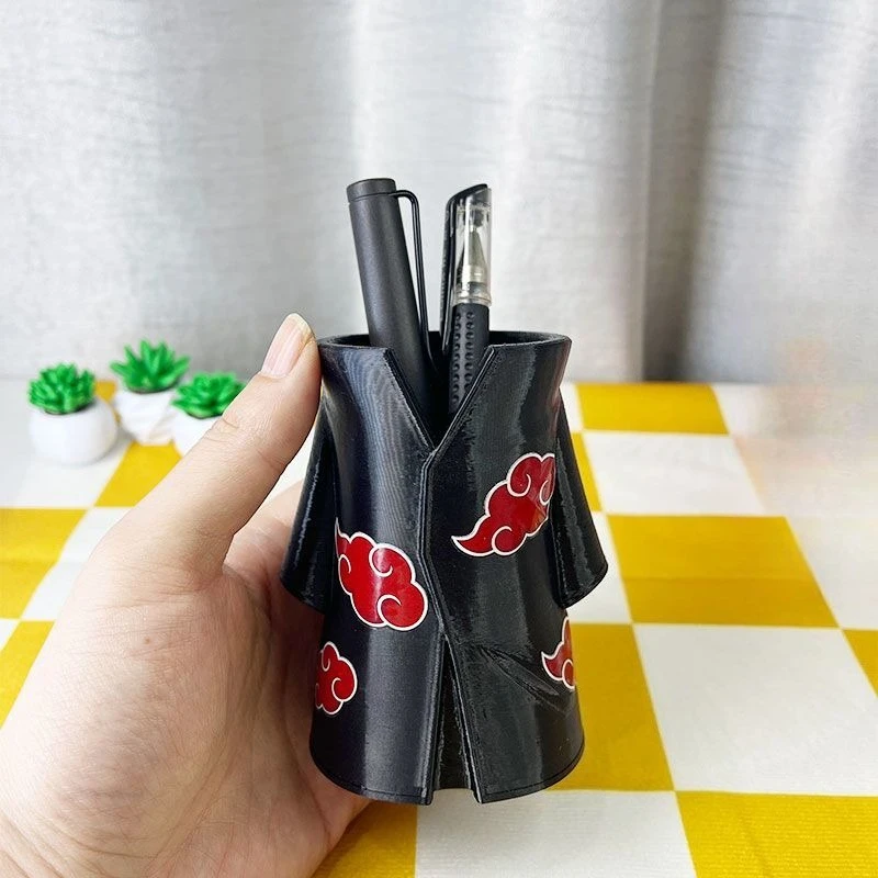 Фото Новый держатель для ручек NARUTO Uchiha Itachi, стильный и функциональный, креативный дизайн, простая форма, органайзер для канцелярии на рабочий стол. №2