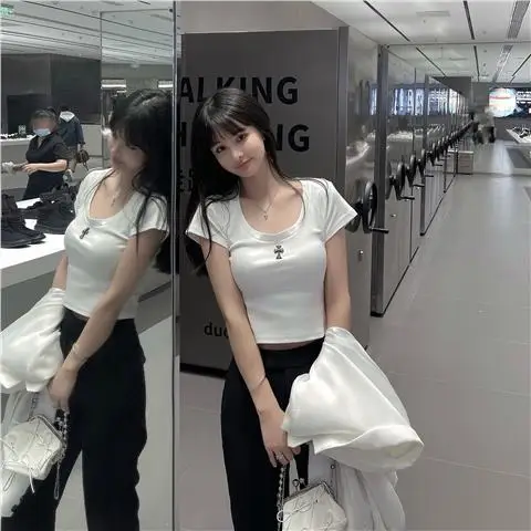 

2022 Summer Women's Jesus Christ Cross T-shirt Casual Short-sleeved Black White Tee Oversized RoundNeck Street Fashion Slim tees
