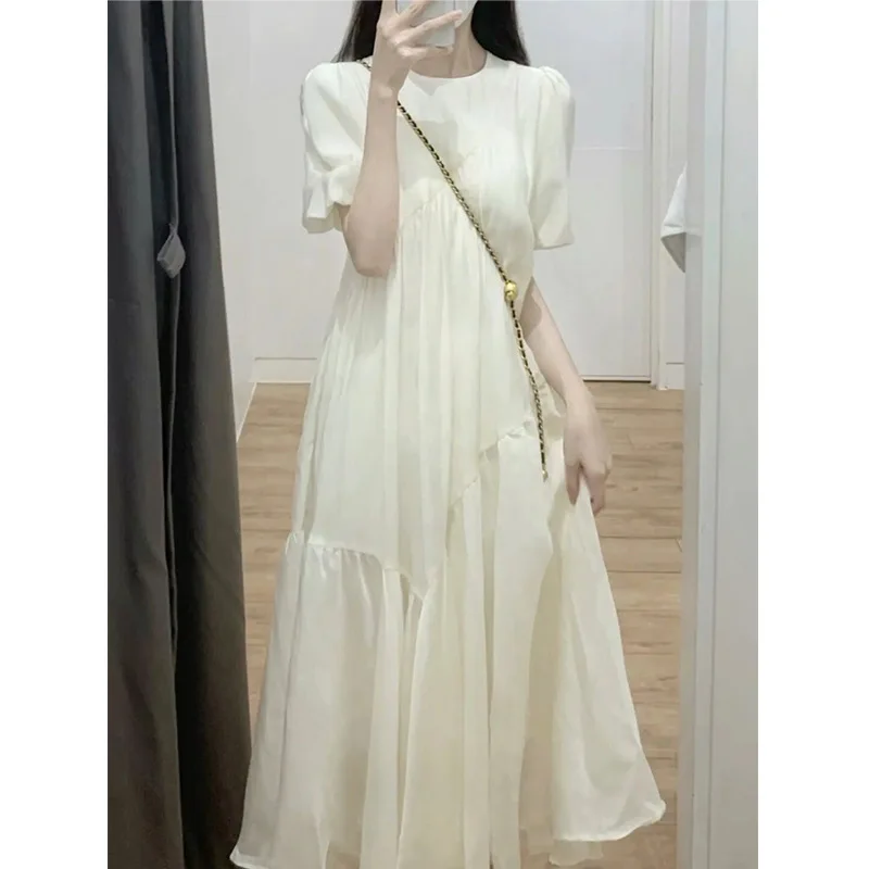 

Gentle, chic, beautiful, casual, loose white dress, beautiful skirt for women's summer tea break.