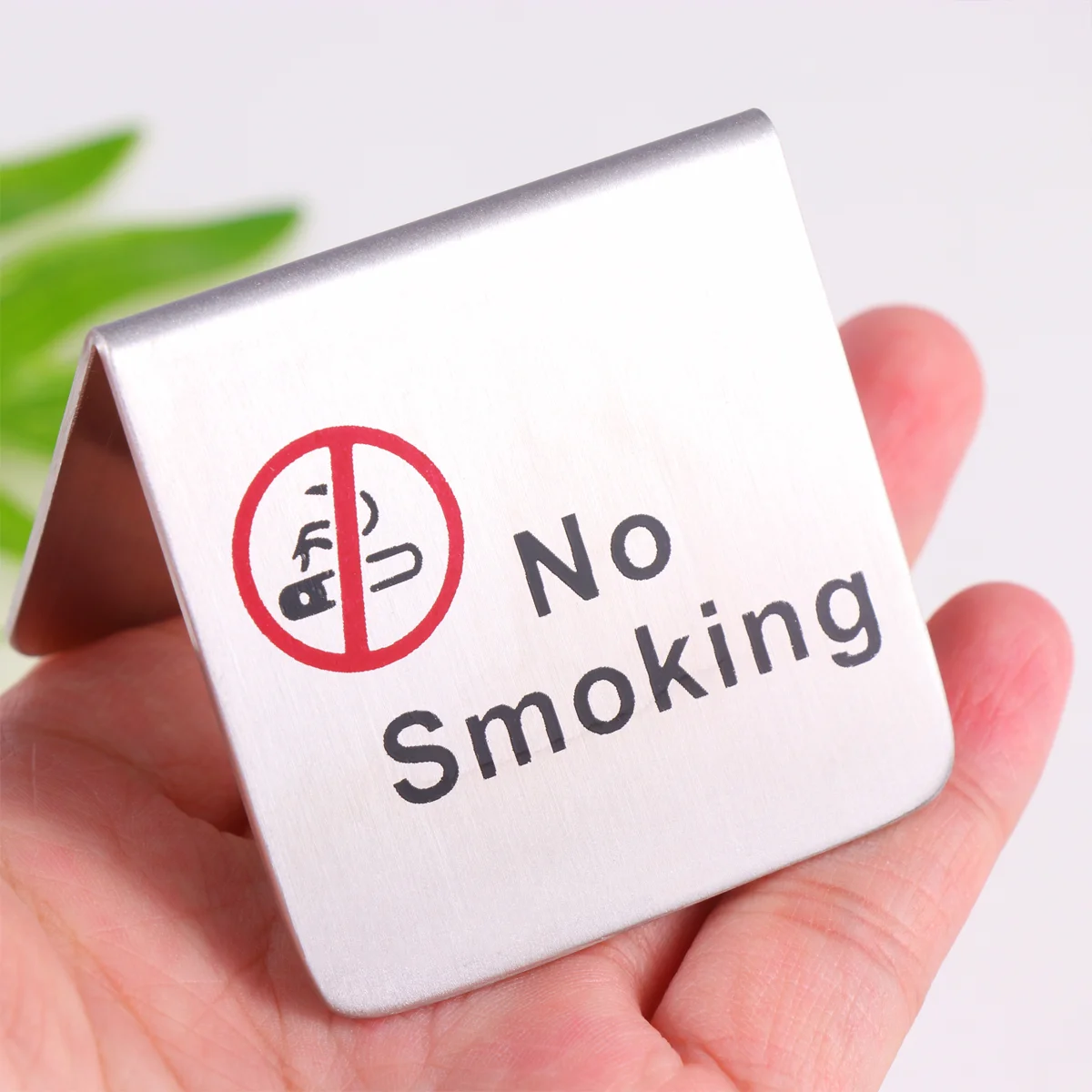 Рисунок 6 - Двусторонний знак «не курить»