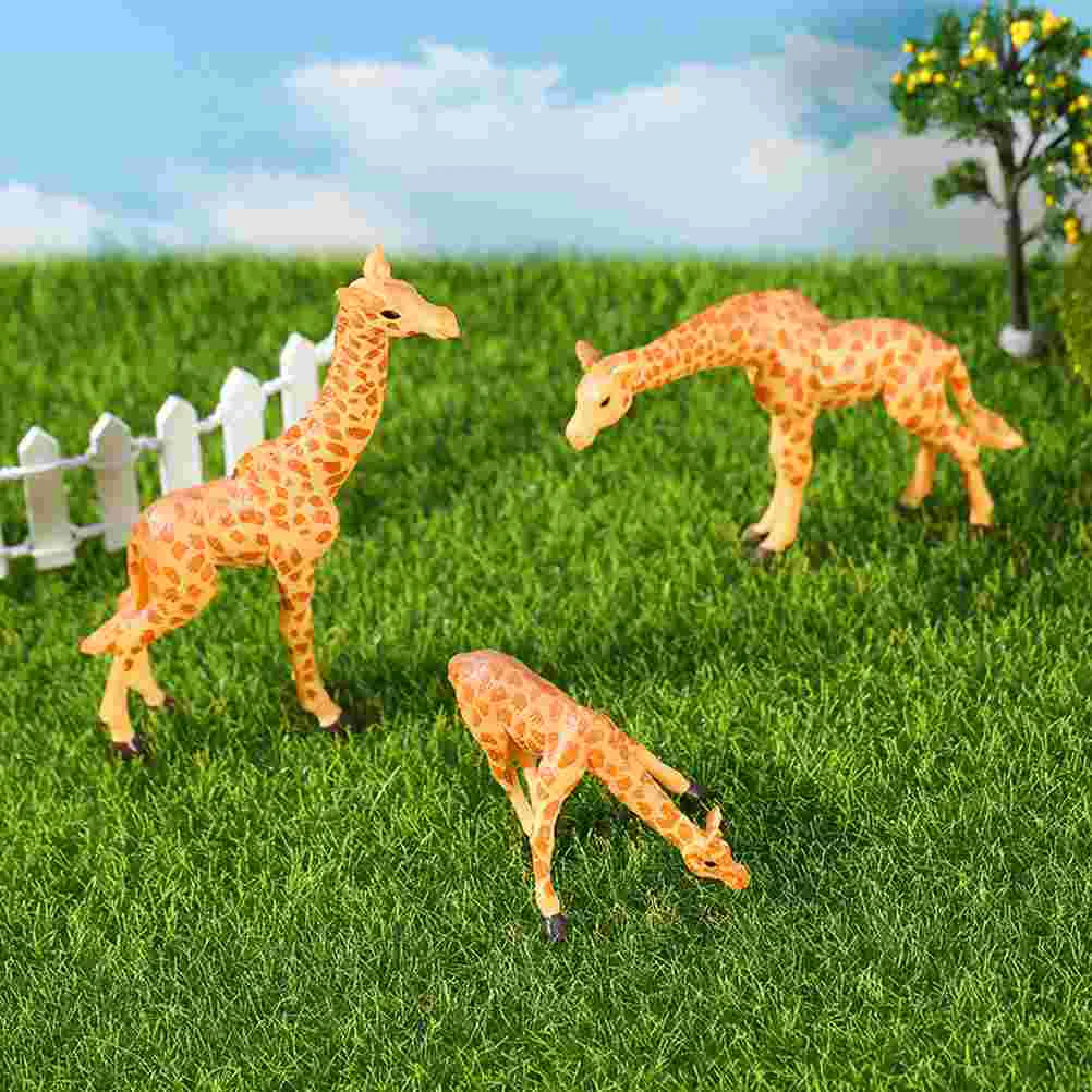 

3Pcs Giraffe Figurine Micro Landscape Decoration Animal Figurine Mini Garden Ornament