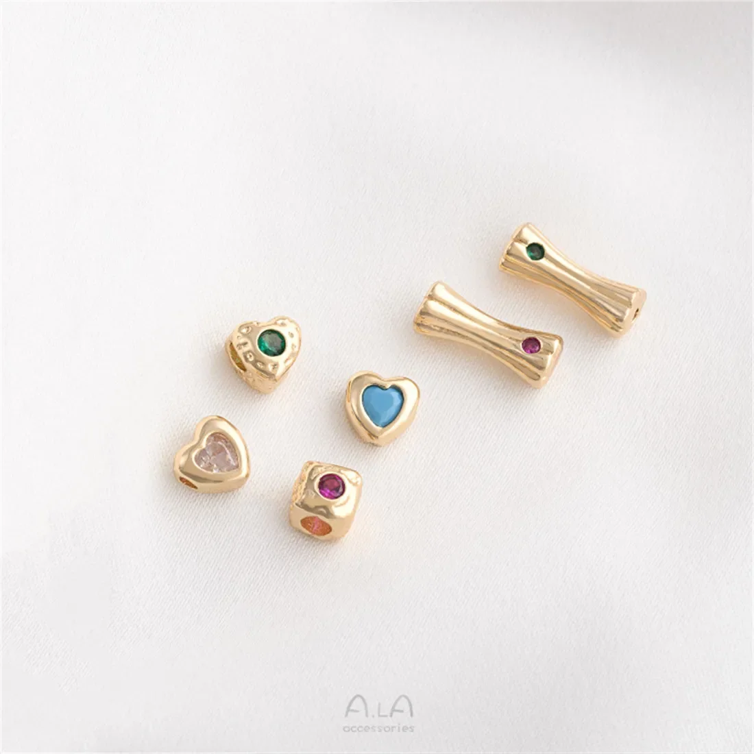 Квадратные бусины с инкрустацией золотом 14 карат красные циркониевые зеленые