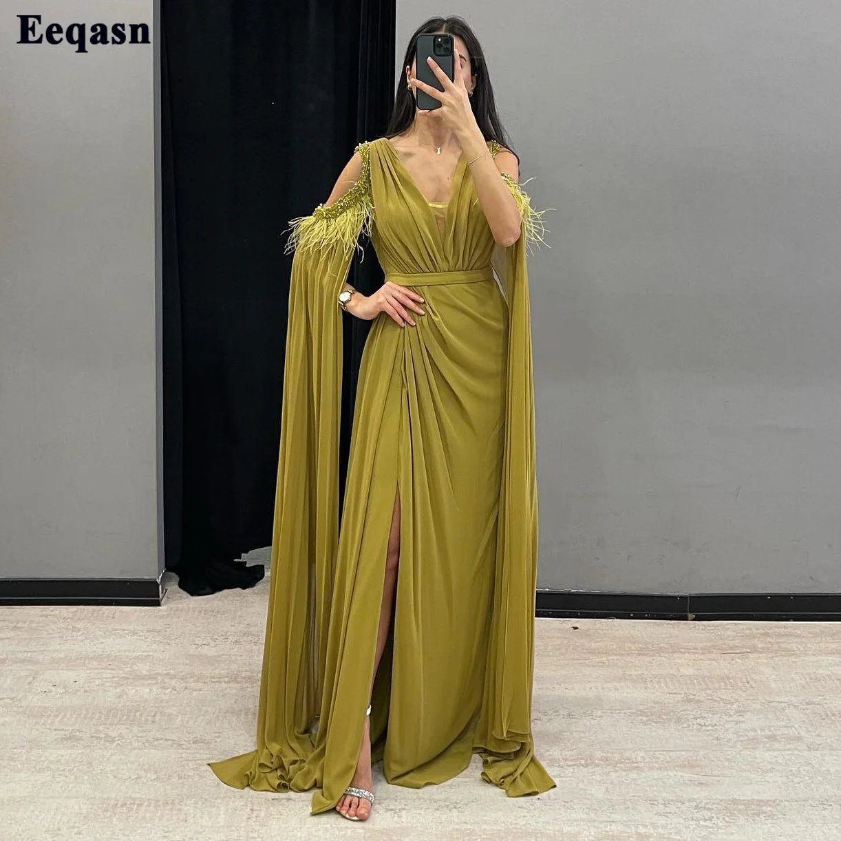 

Eeqasn Lemon Yellow Chiffon Long Evening Dresses Feathers Beaded Pleats High Slit Formal Prom Gowns Women Party Pageant Dress