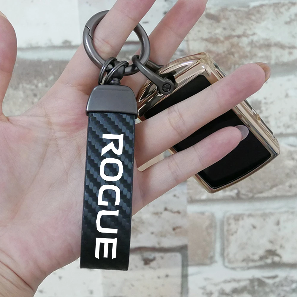 

Fashion Car Keychain Ring Carbon Fiber Metal Keychain Horseshoe Buckle for NISSAN Rogue Key chain Rogue Car Accessories