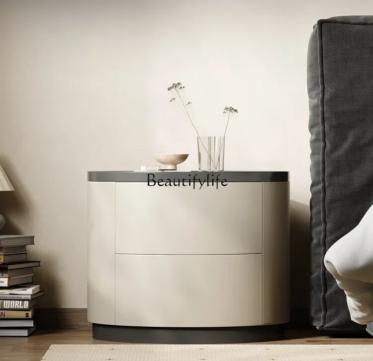 Современный минималистичный овальный прикроватный шкаф из массива дерева