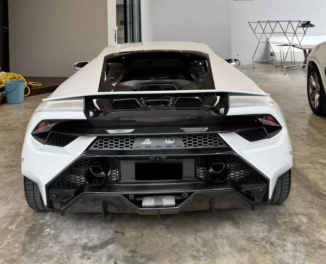 Фото Комплект обвеса для Lamborghini Huracan LP580 LP610-4 для обновления до Tecnica Kit Facelift, включая передний и задний бамперы, а также боковые пороги. №4