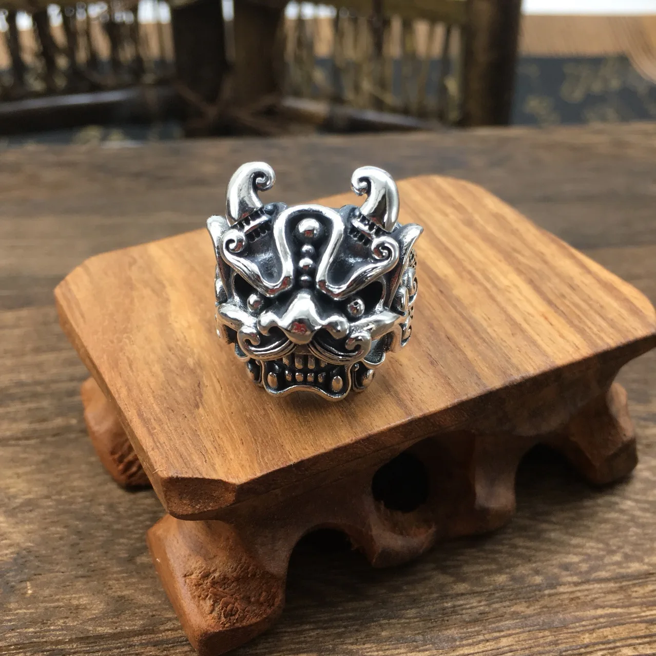 Кольцо мужское открытое в китайском стиле из серебра пробы