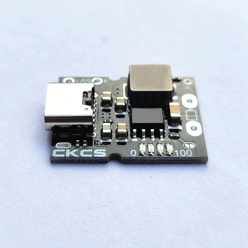 Модуль зарядки и разрядки одиночной литиевой батареи CKCS Type-C USB 5V 2A 1S с защитой зарядки.