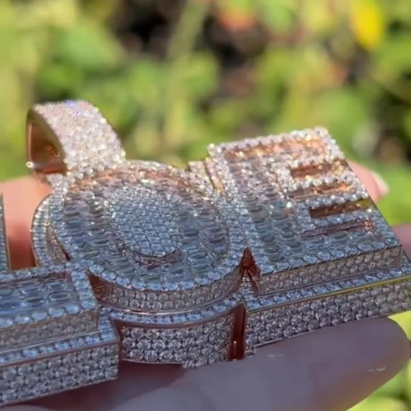 Рисунок 4 - Бриллиантовая подвеска JEWE с муассанитом