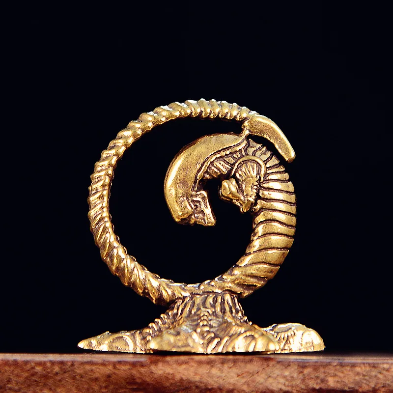 Винтажная латунная статуэтка дракона