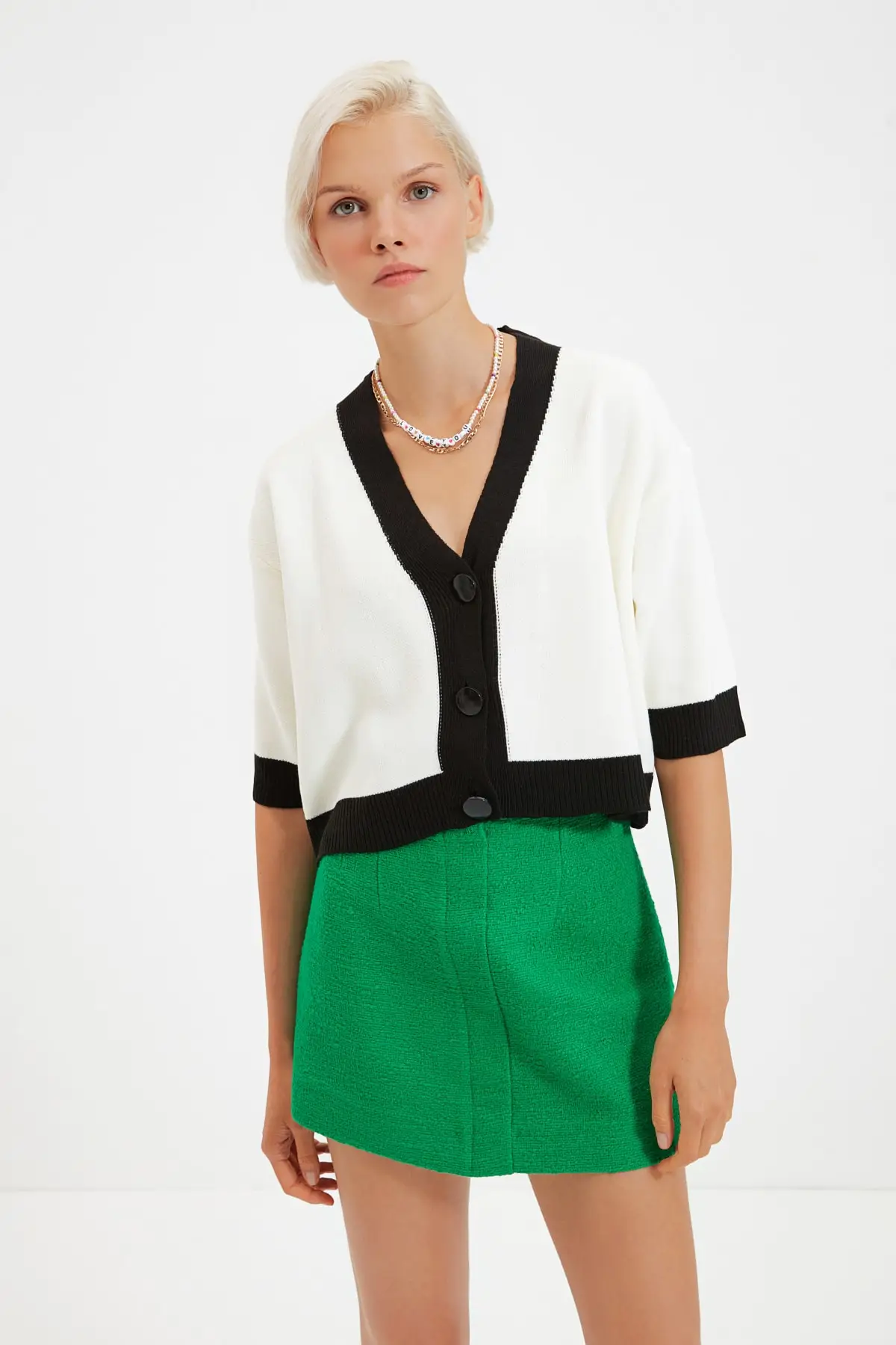 

Trendyol Crop Knitwear Cardigan TWOAW22HI0421