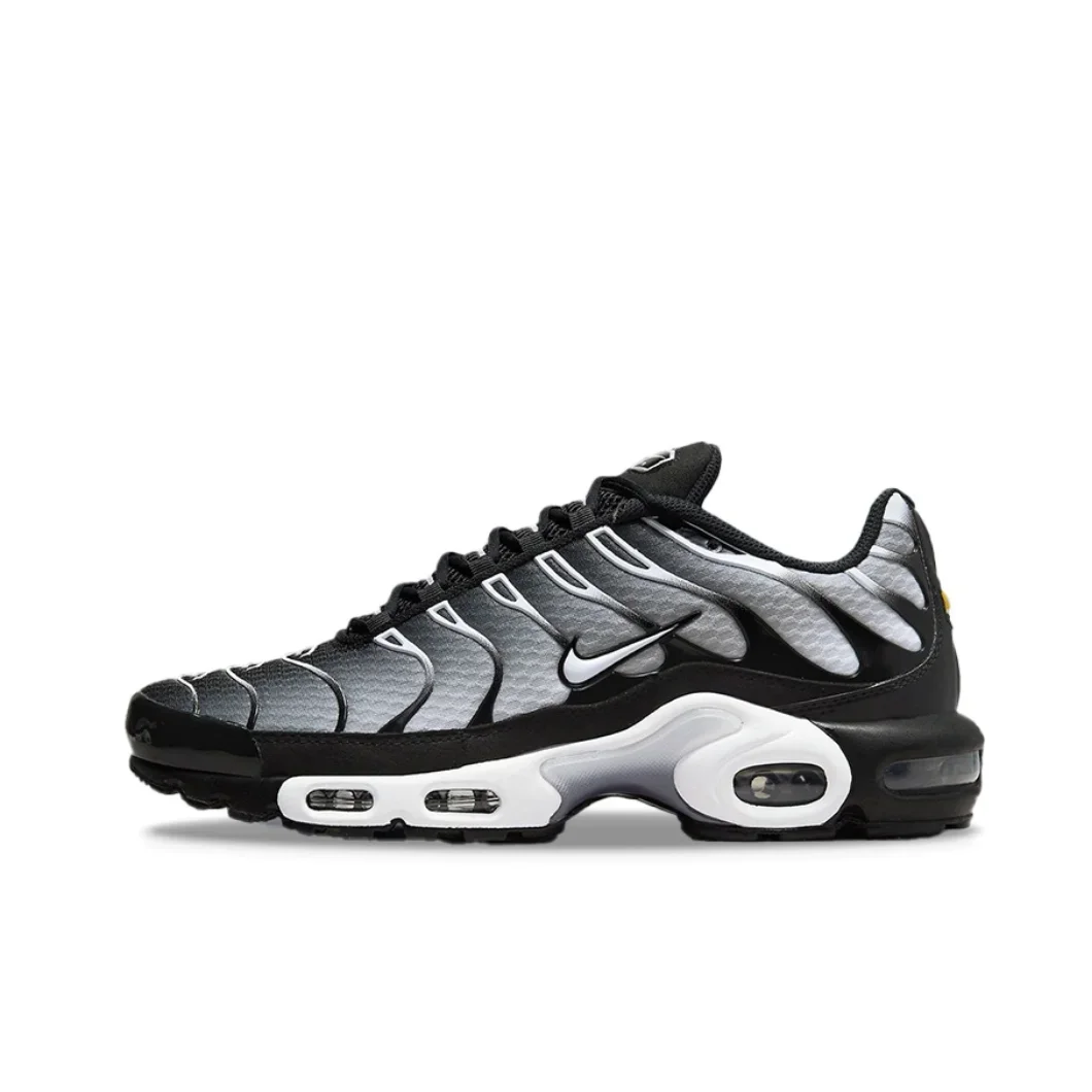 Мужские кроссовки Nike Air Max Plus TN. Черно-белые