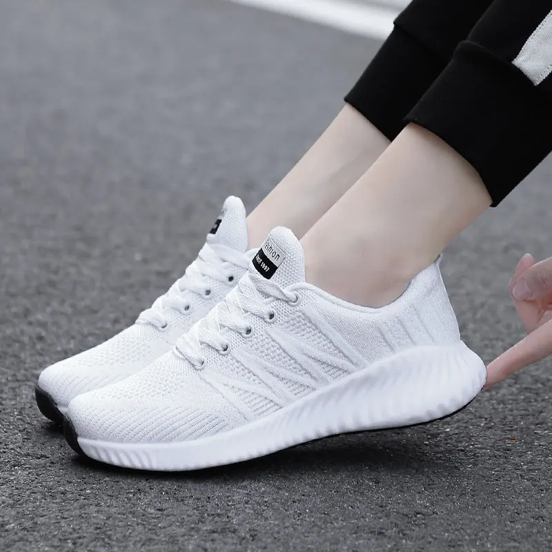 New 2022 Fashion Women's Vulcanize Shoes Breathable Mesh Light Women's Sneakers Outdoor Jogging Increase Women Flat Shoes White