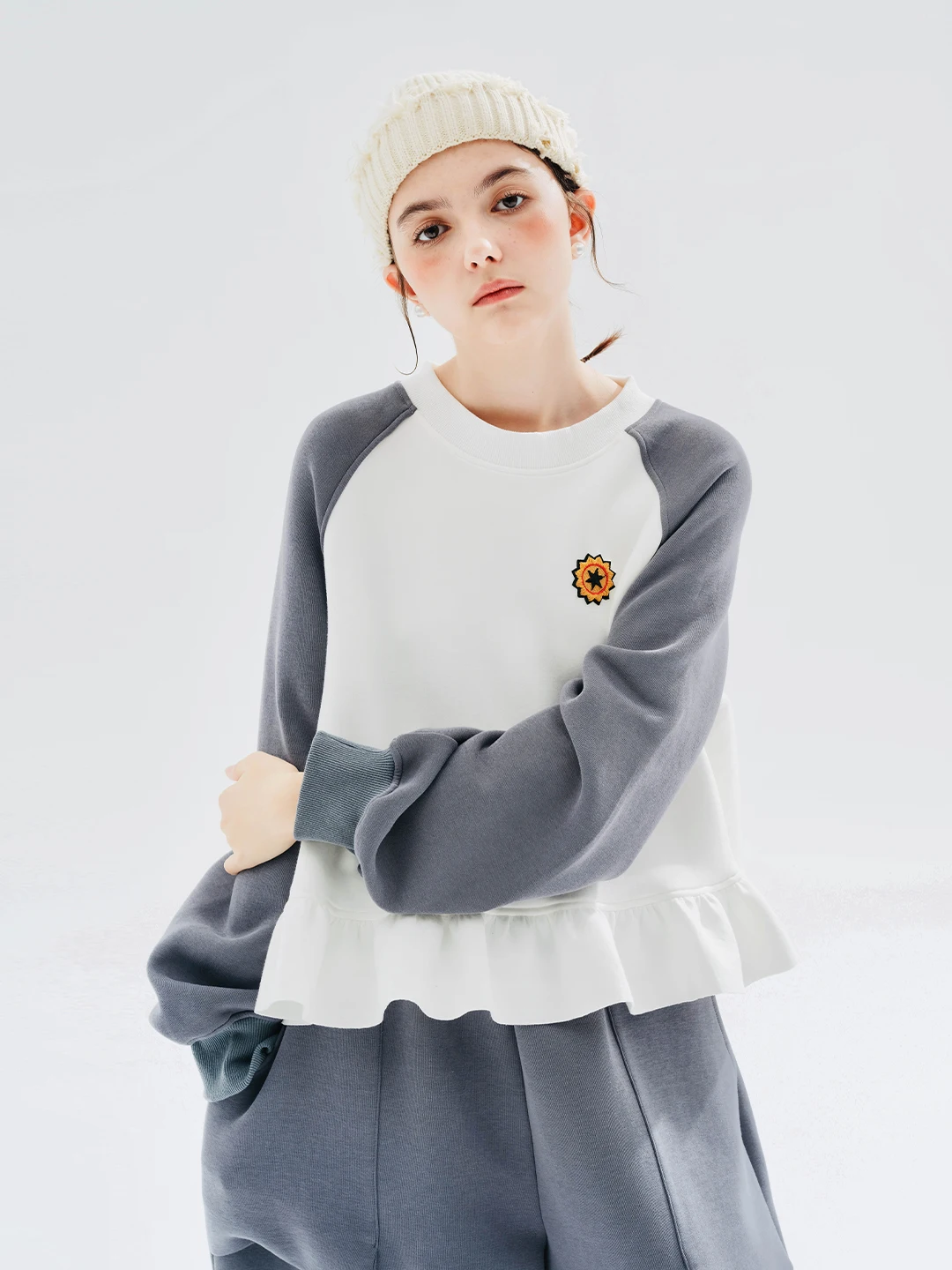 Оригинальный дизайн IMAKOKONI пуловер с длинным рукавом и круглым вырезом сращенная