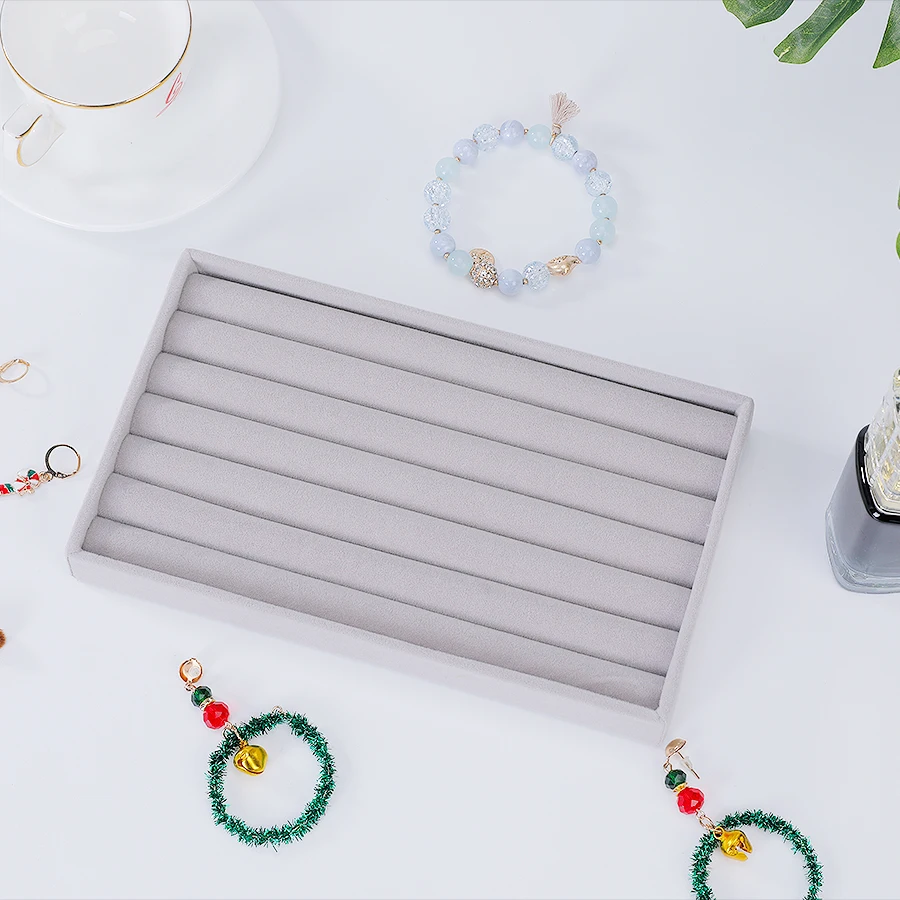 

Бархатная шкатулка для украшений