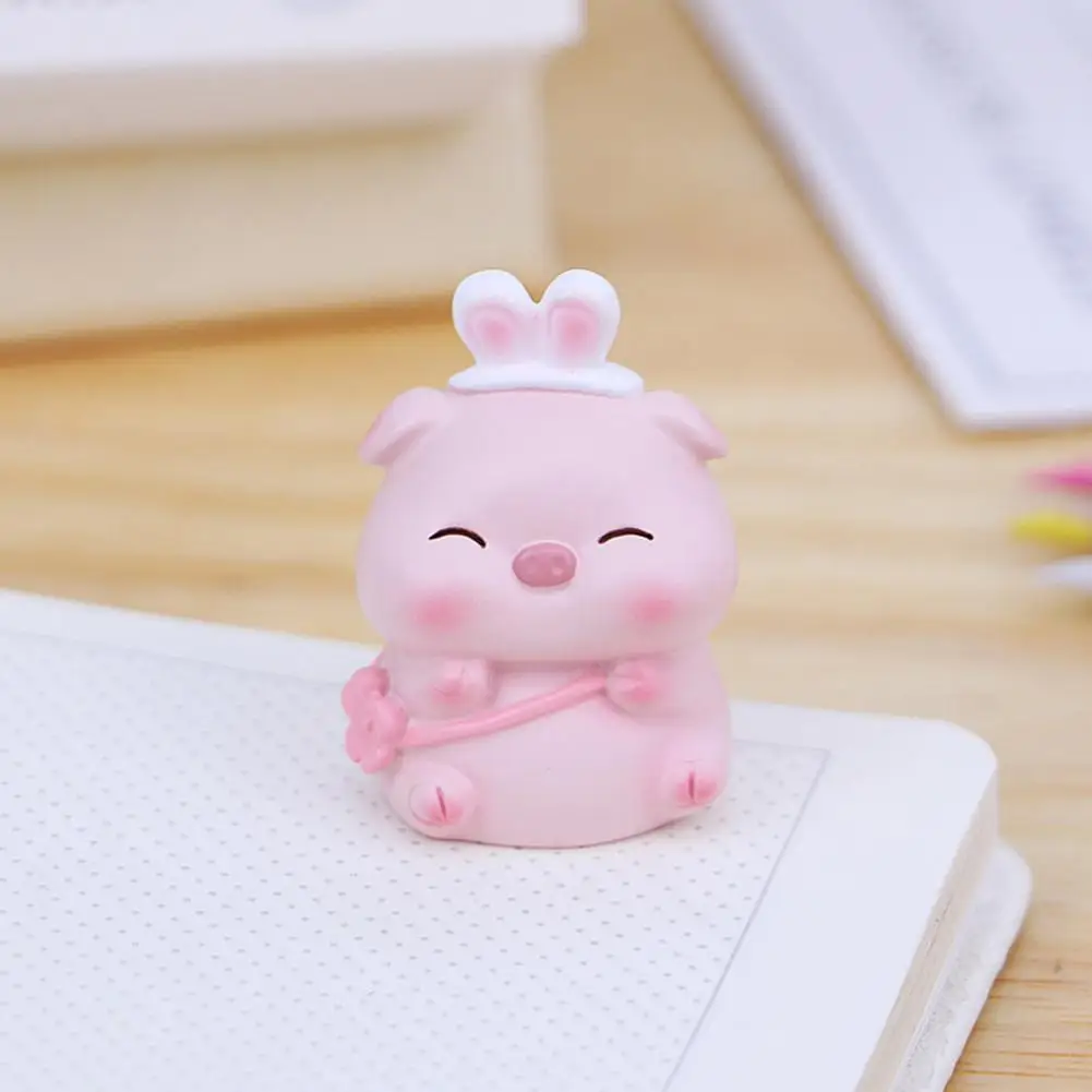 

Animal Decor Durable Lightweight Cartoon Bow-knot Pig Animal Decor Cake Ornaments Miniature Statue Resin Sculpture