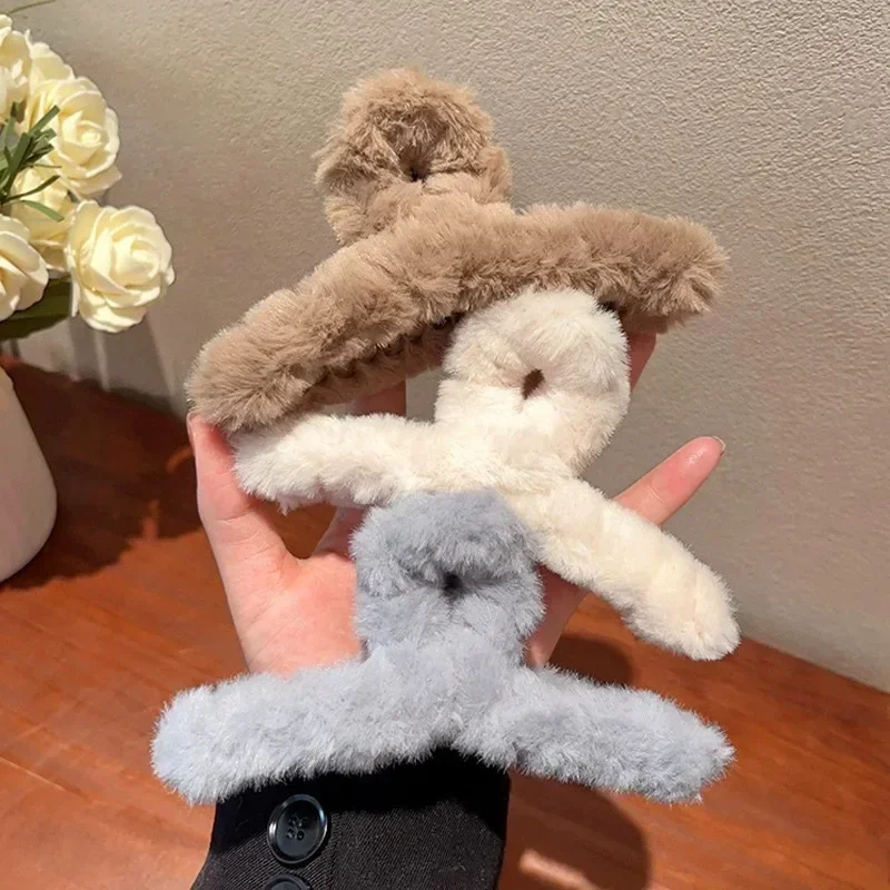 Зимняя заколка для волос из искусственного меха женщин элегантная акриловая в