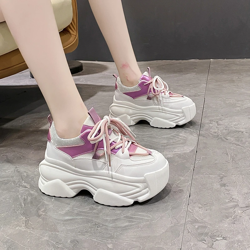 Женские кроссовки из сетчатого материала на шнуровке 7 см |