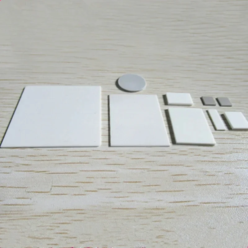 Керамическая пластина из оксида бериллия 20x25x1 мм высокая теплопроводность по