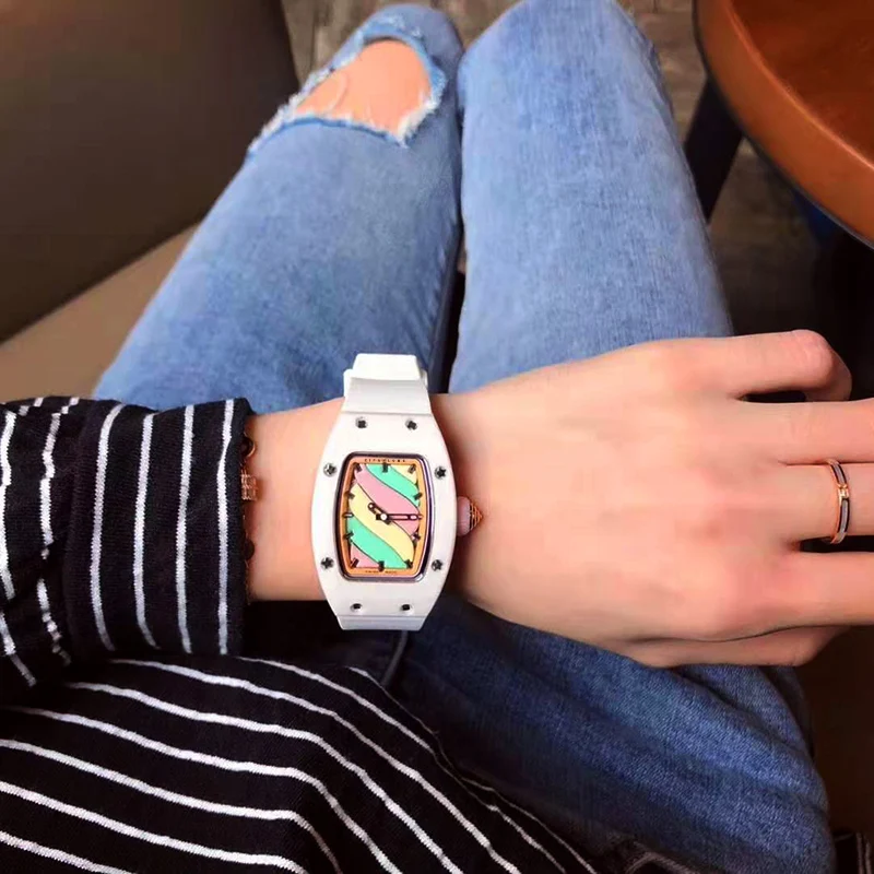 Рисунок 4 - Часы женские керамические с квадратным