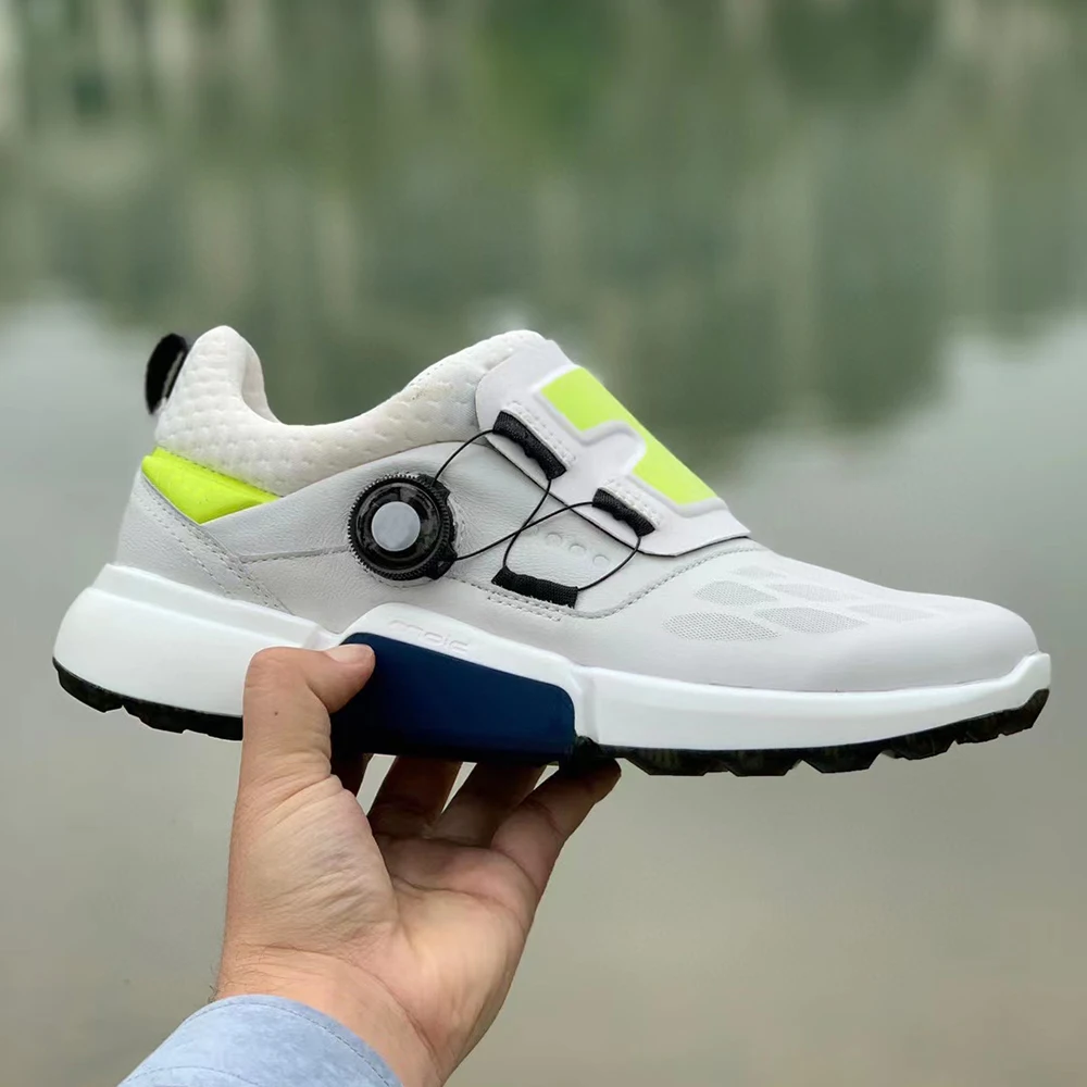 

2023 New Golf Shoes Men's Golf Spikeless Shoes with Locking Buckle and Oxygen Permeable Yak Leather Shoes
