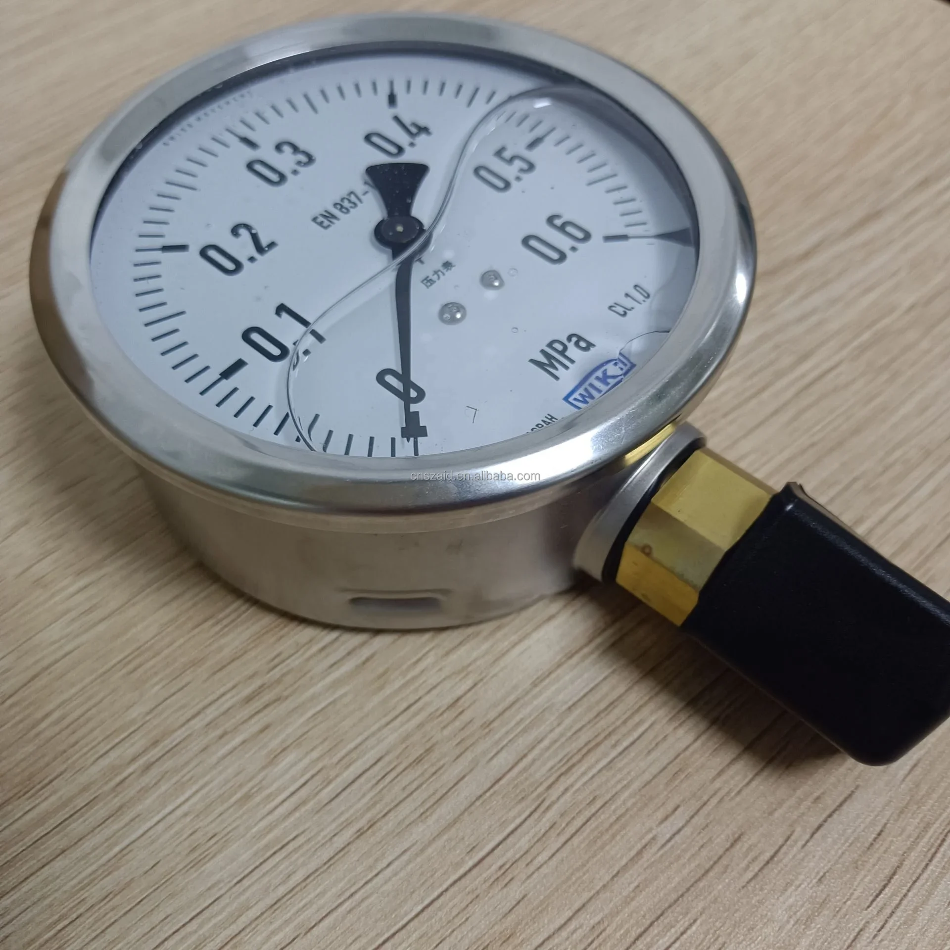 Манометр WIKA 213.53.100 0 6 МПа G1/2B