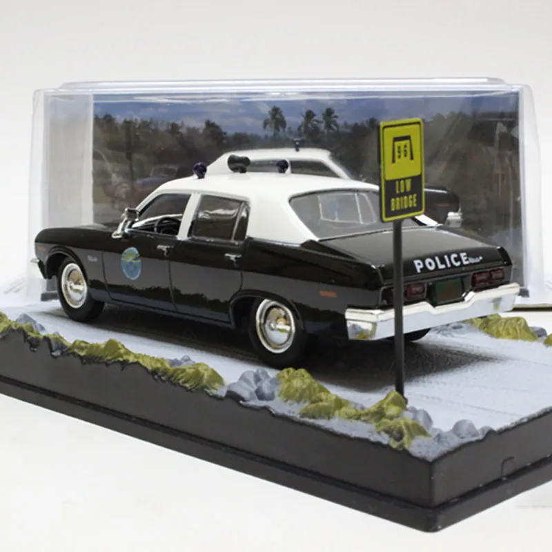 Модель полицейского автомобиля под давлением в масштабе 1/43 модель из сплава
