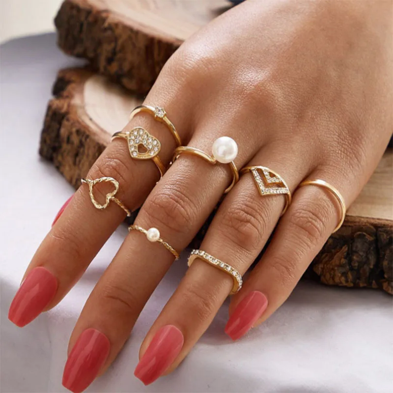 

8pcs/Set Vintage Rings Sets Heart Pearl Crystal Crown ring for Women Fashion Simple LOVE Heart Party Jewelry Wholesale
