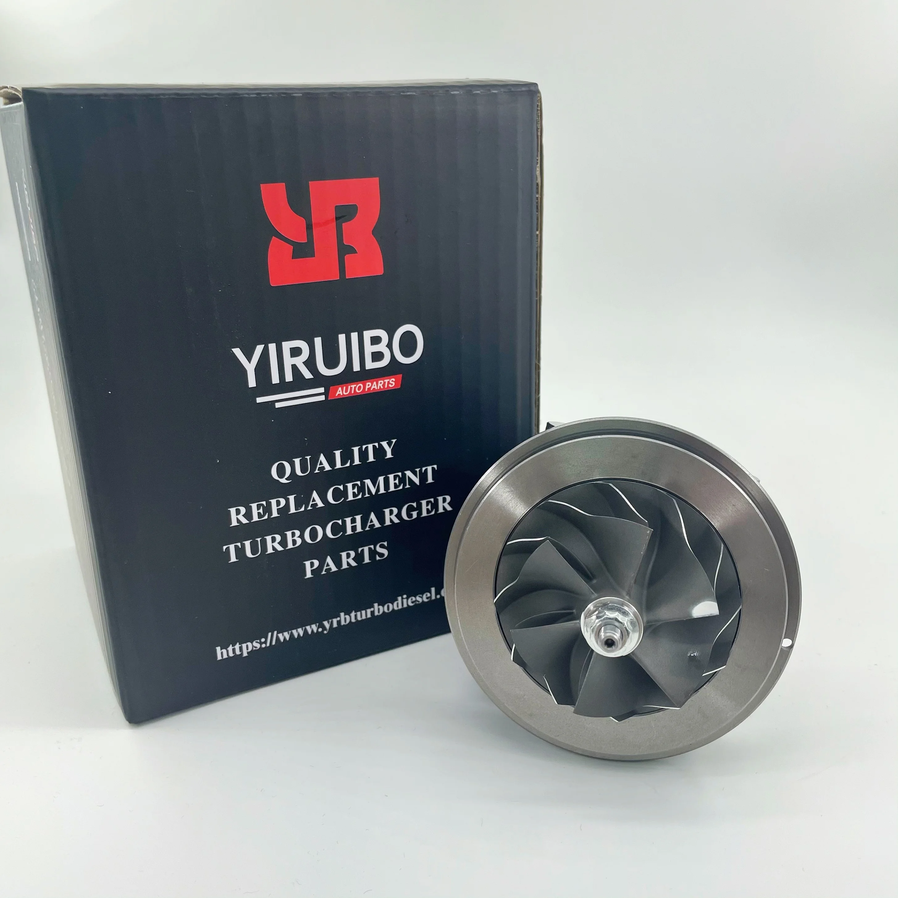 

Сбалансированный картридж турбонагнетателя CT26 17201-17040 для Toyota Landcruiser 100 1HD-FTE 150 кВт, турбонагнетатель