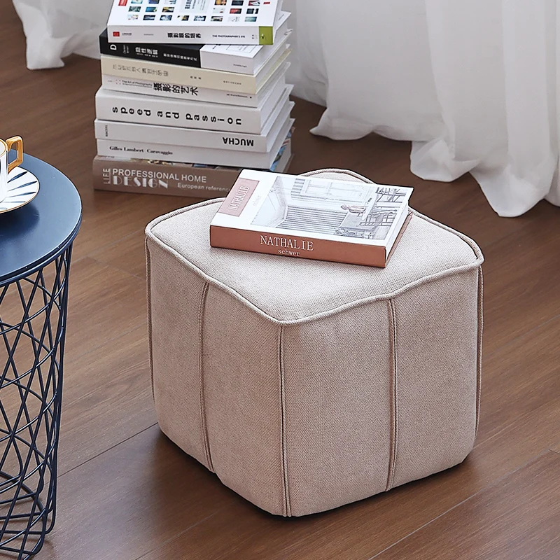 Minimalist Portable Chair Modern Dining Pouf Hallway Footrest Stool Chairs Entryway Bedroom Nordic Repose Pied Luxury Furniture