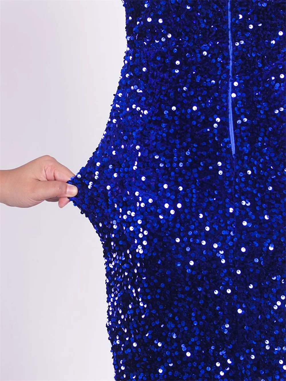 Рисунок 4 - Женское длинное платье на одно плечо