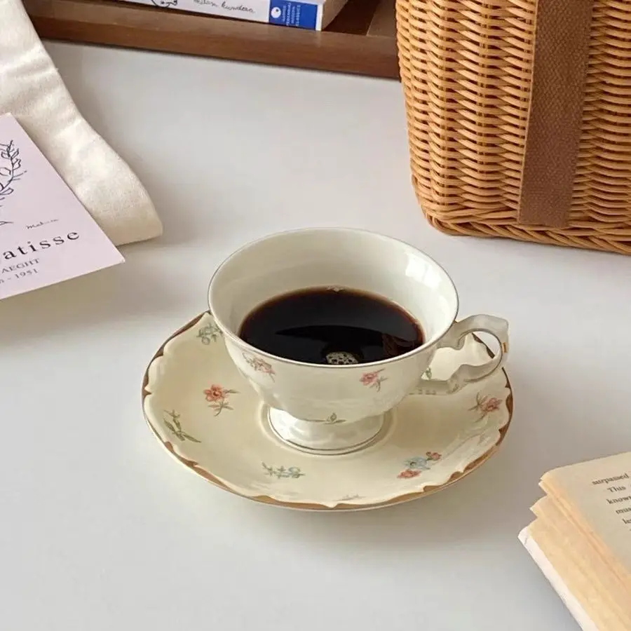 

Керамическая цветочная чашка