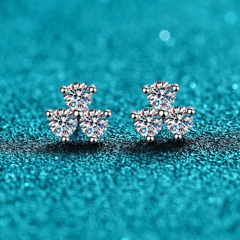 

High Quality 925 Sterling Silver 30 Points Moissanite Earrings Triangle Fashion Luxury Design Jewelry Girls Charm Gift