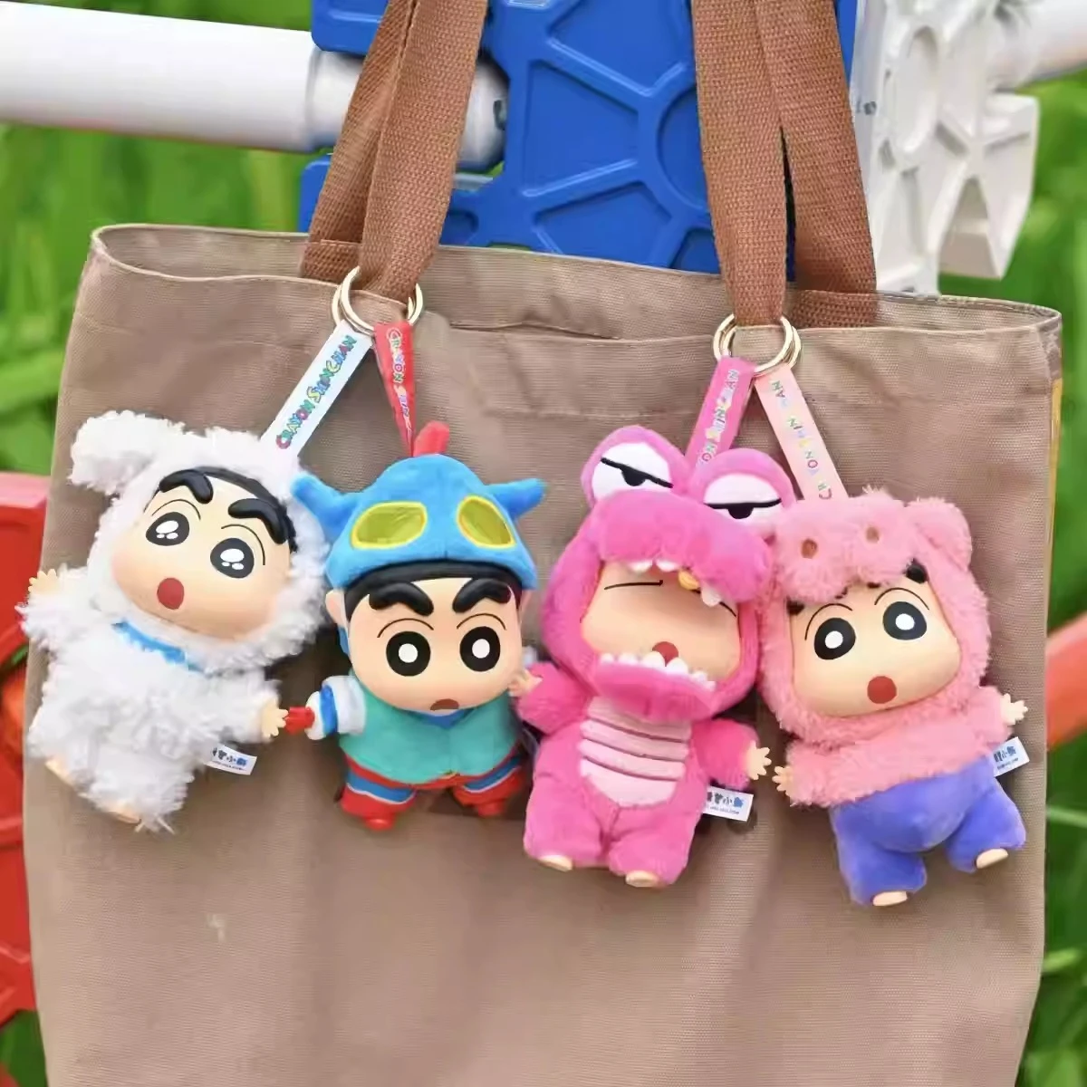 Фото Оригинальная серия Crayon Shin-chan: Виниловые фигурки для переодевания, плюшевые игрушки, милые виниловые подвески, аниме-фигурки, куклы, таинственная коробка №5