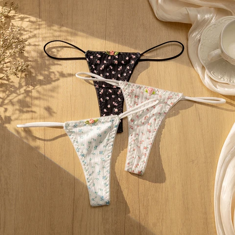 Томпақ жалаңаш әйелдердің үй фотосы Жыныстық қатынас есімге байланысты