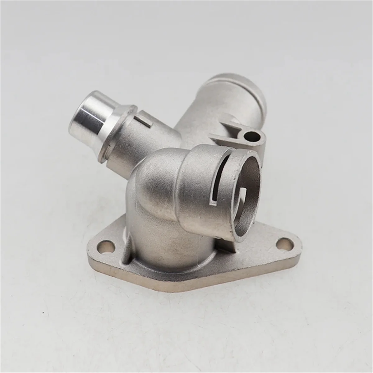 Соединитель шланга охлаждающей жидкости радиатора двигателя Трехходовой