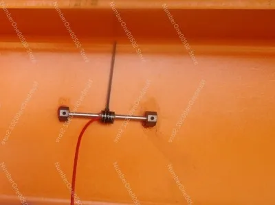 Вибрирующая струна для поверхностного измерителя