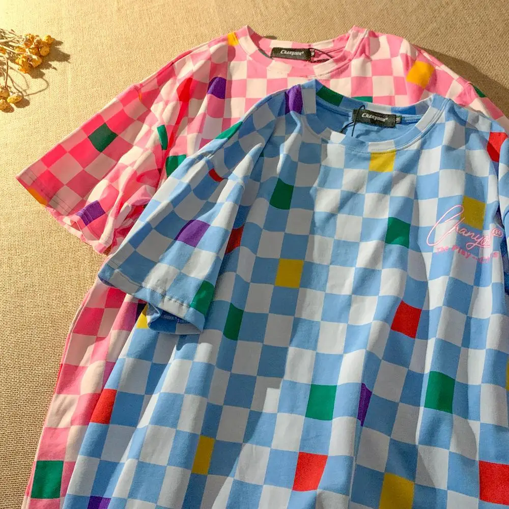 

Женская футболка с коротким рукавом, круглым вырезом и принтом