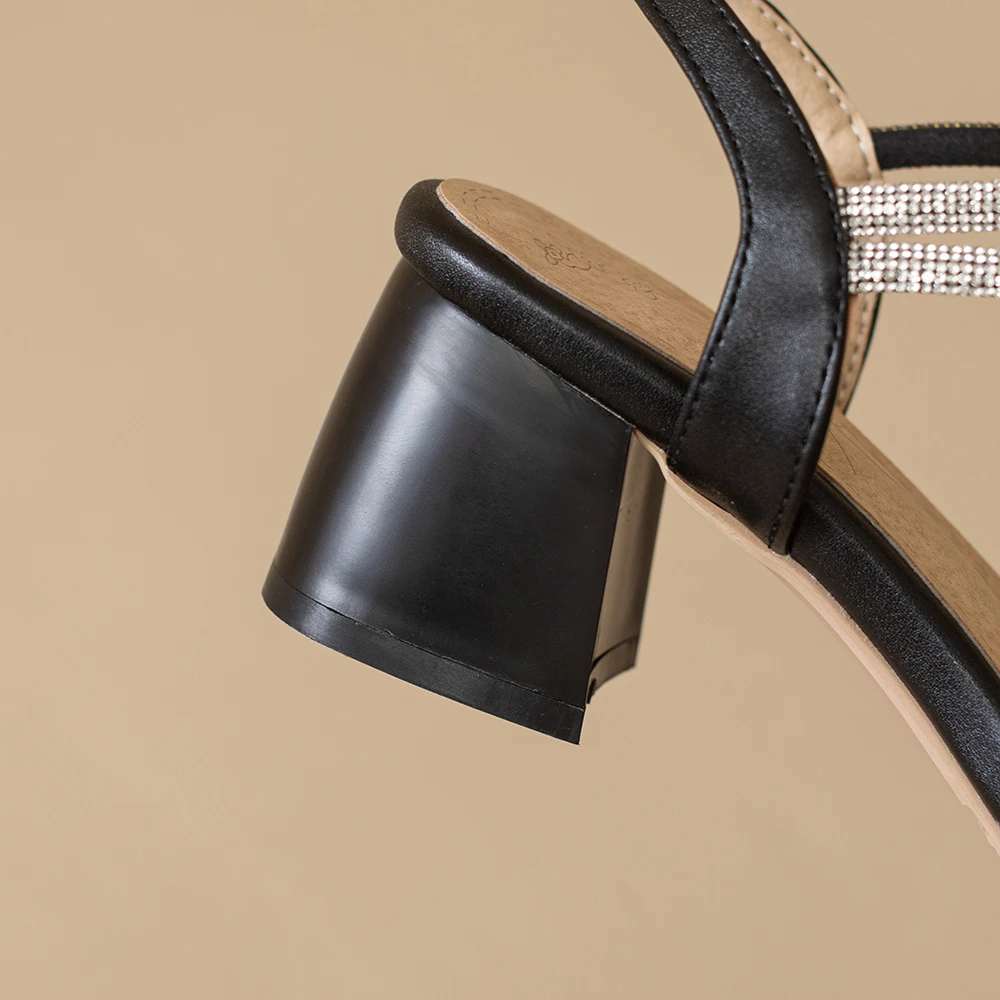 Женские свадебные босоножки на массивном каблуке черные или белые больших