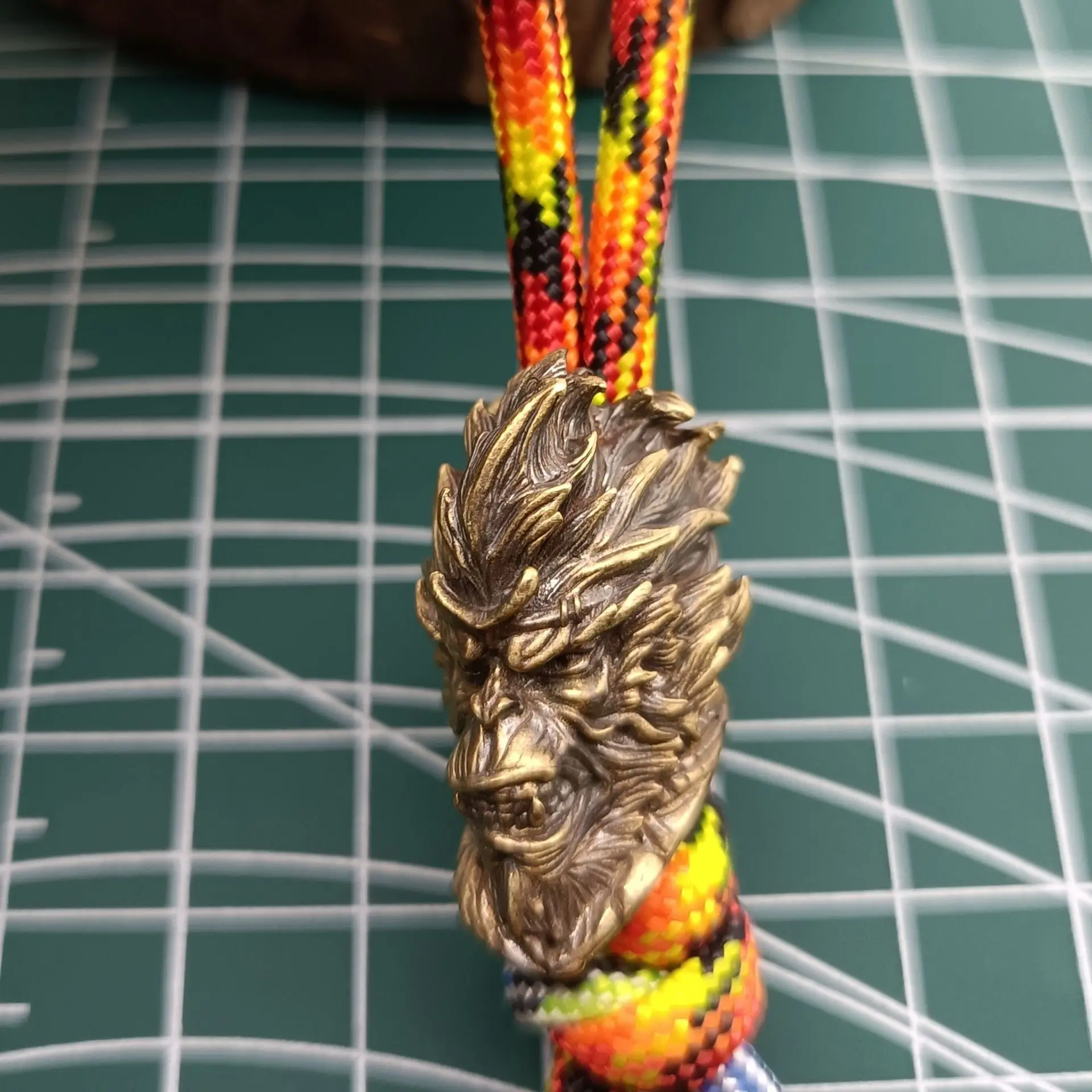 

1PC EDC Tool Brass Sun WuKong Retro Brass Copper Paracord Beads Lanyard Pendants Knife Beads Parachute Cord Pendants Beads