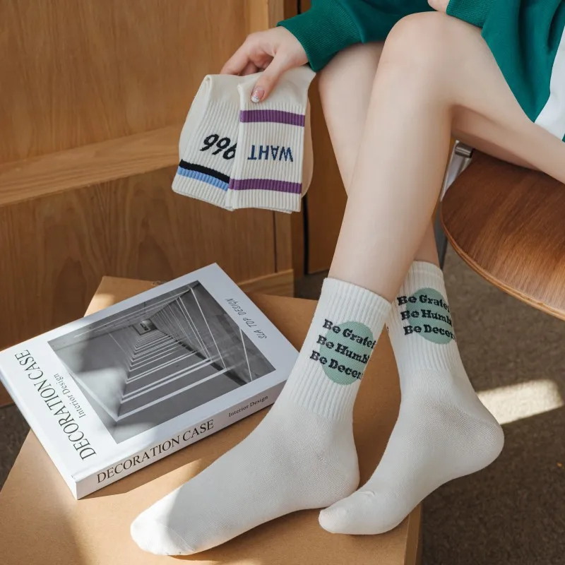 Casual New 2023 Mid-Tube Cotton Socks for Women 5 Pairs Fashion Letter High-Quality White Cotton Socks Spring Autumn Sports Sock