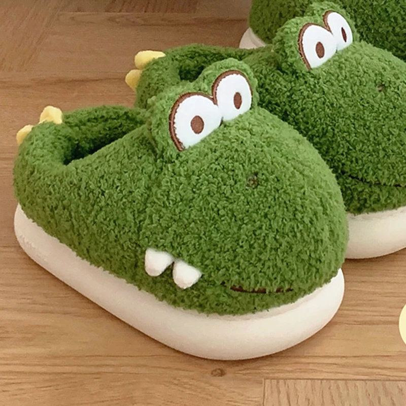 Новинка 2024 милые плюшевые тапочки с динозавром женские зимние теплые шлепанцы на