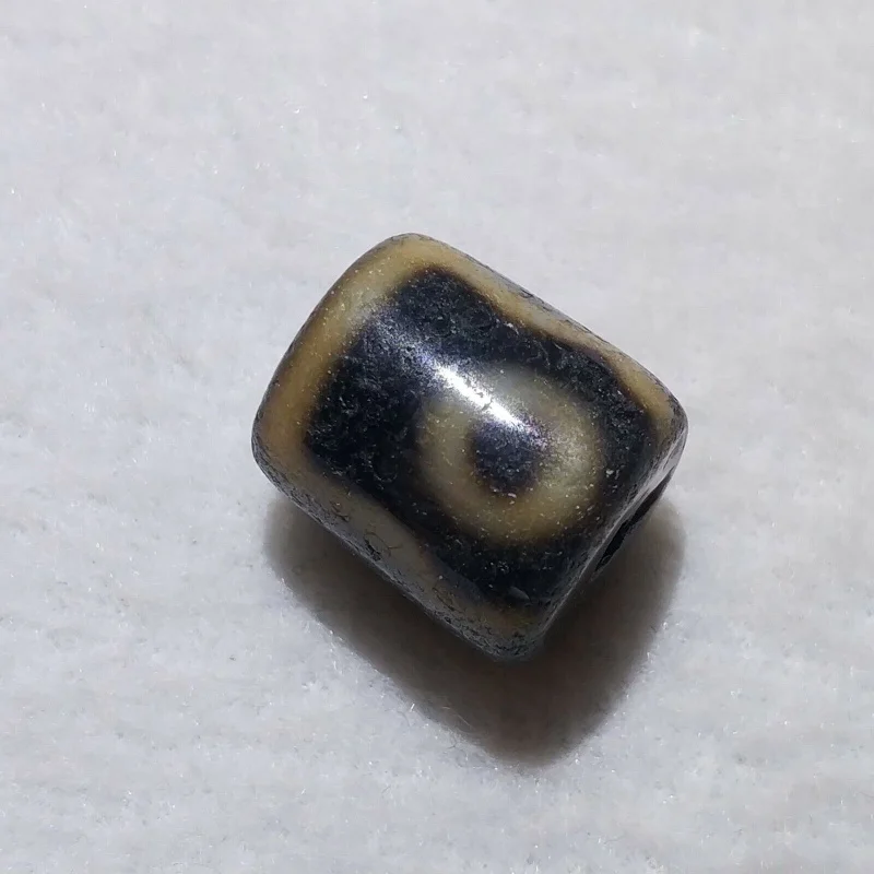 

Magic Power Old Tibet Agate * 5 eyes * Damaged Charm Tibet Beads pk026