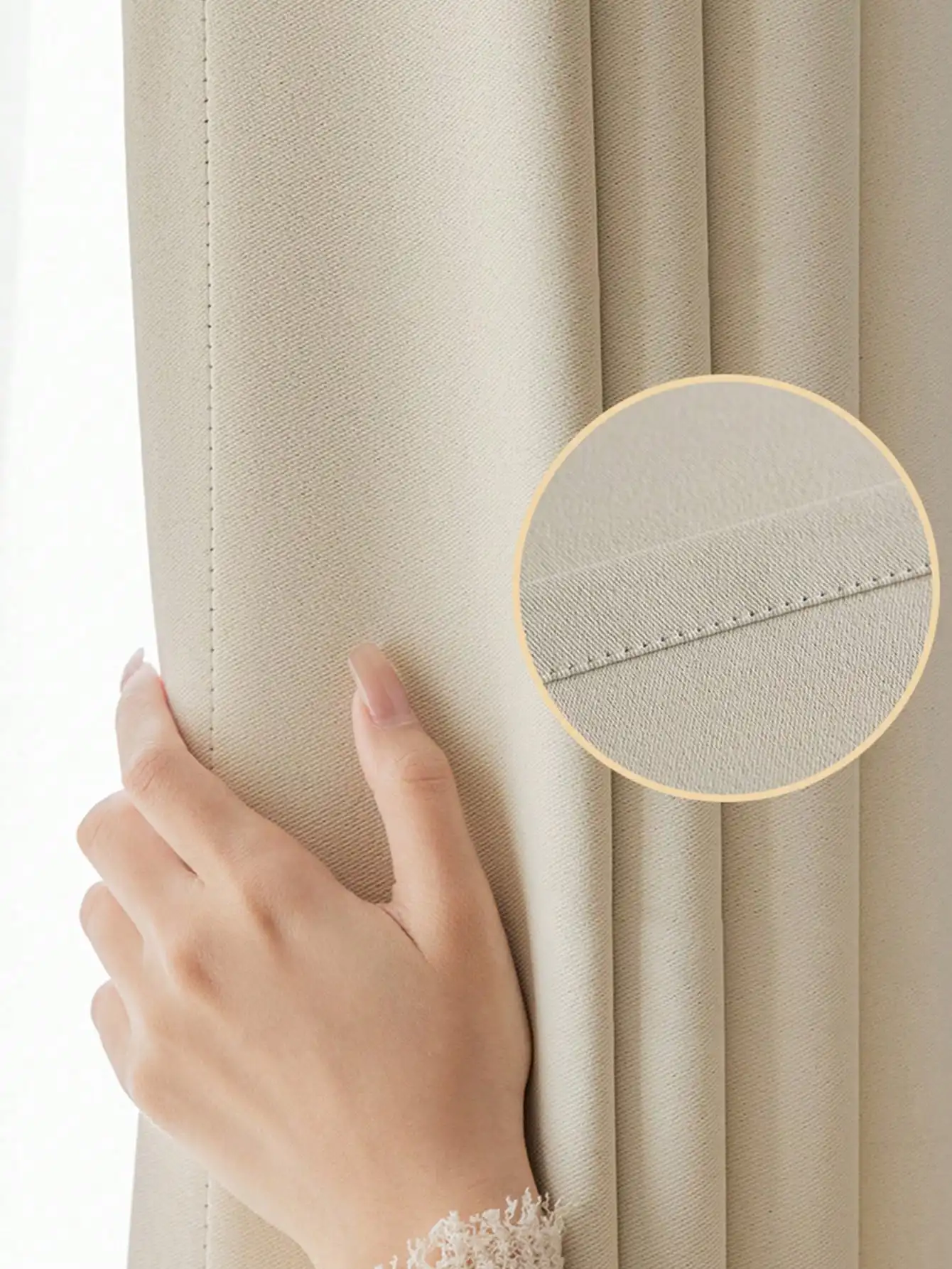 Светонепроницаемые занавески сплошного цвета в современном простом стиле