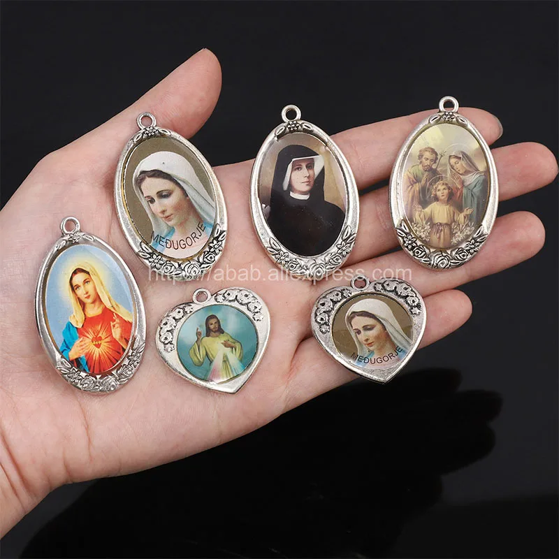 5 Pieces / New Catholic Virgin Mary Icon Pendant Medallion Jesus Figure Heart Shaped Rosary Medal |